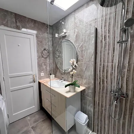 Daruma 1-bedroom With Sea Views