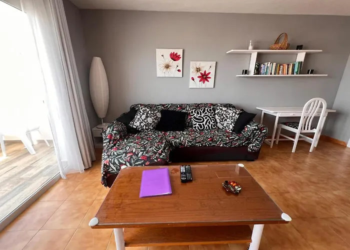 Daruma 1-bedroom With Sea Views *