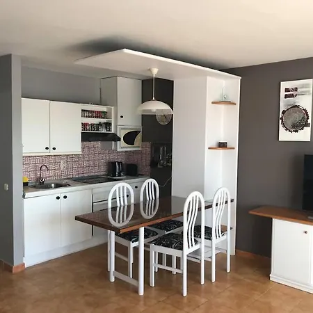 Daruma 1-bedroom With Sea Views Apartment *