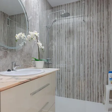 Daruma 1-bedroom With Sea Views *