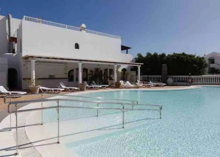 Daruma 1-bedroom With Sea Views *